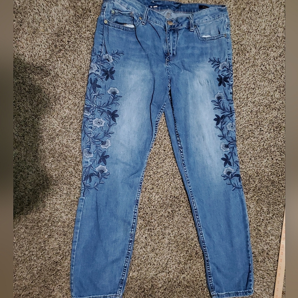 Seven‎ 7 womens size 12 Embroidered floral Skinny Jeans
